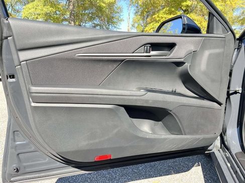 Used 2025 Toyota Camry LE image 10