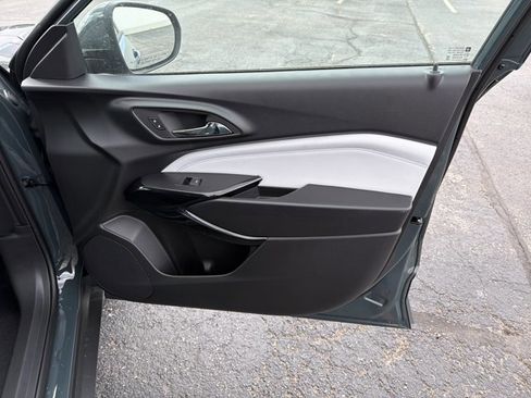 New 2026 Chevrolet Trax LT w/ LT Convenience Package FWD image 30