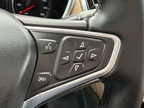 Used 2023 Chevrolet Equinox Premier image 16