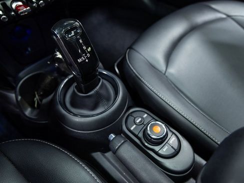 Used 2021 MINI Cooper 4-Door Hardtop image 20