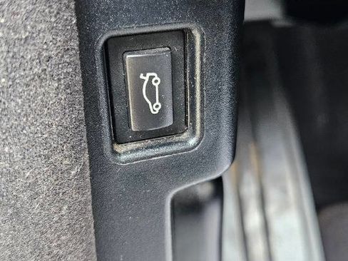 Used 2009 BMW 650i Convertible image 32