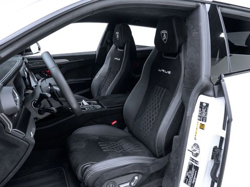 Used 2024 Lamborghini Urus Performante image 15