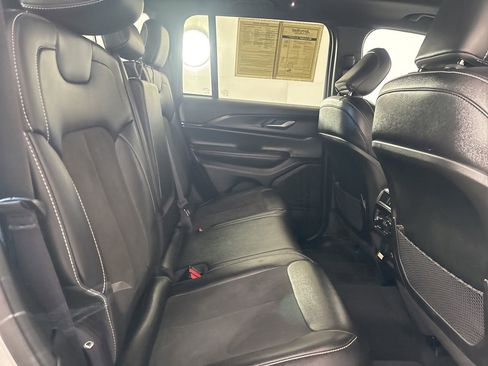 Used 2023 Jeep Grand Cherokee Altitude image 24