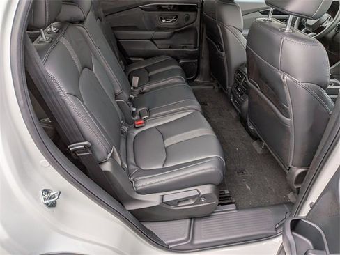 New 2025 Honda Pilot EX-L image 31