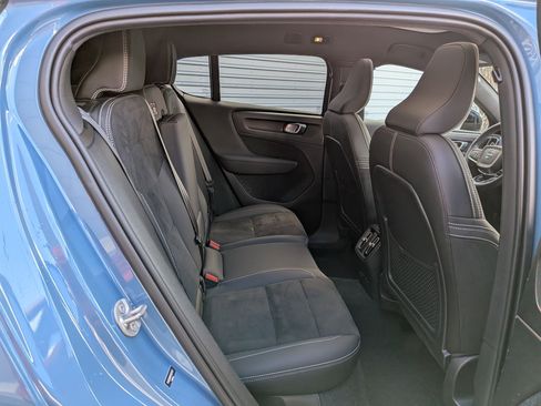 Certified 2023 Volvo C40 P8 Recharge Ultimate w/ Protection Package Premier image 29