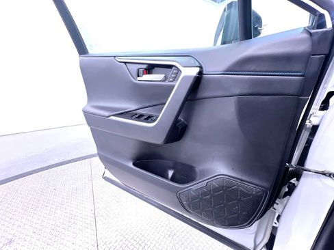 Used 2022 Toyota RAV4 XSE AWD/4WD image 32