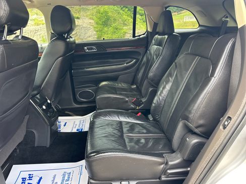 Used 2019 Lincoln MKT AWD image 21