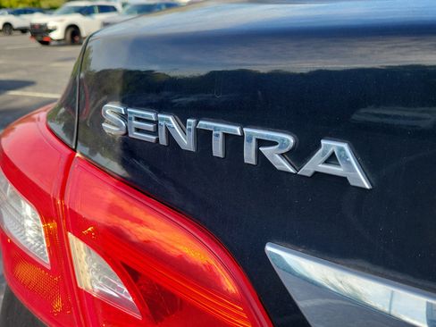 Used 2017 Nissan Sentra S FWD image 9