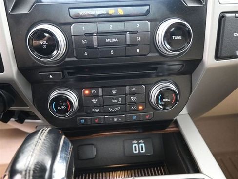 Used 2016 Ford F150 Lariat w/ Equipment Group 502A Luxury image 6