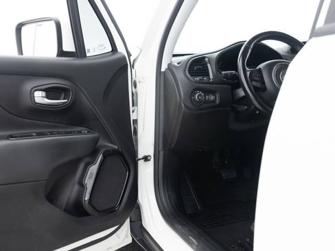 Used 2018 Jeep Renegade Altitude w/ UConnect 8.4 Nav Group AWD/4WD image 24