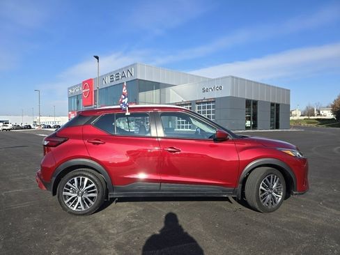 Used 2024 Nissan Kicks SV image 14