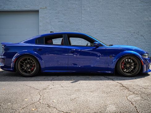 Used 2022 Dodge Charger SRT Hellcat w/ Harman/Kardon Audio Group image 17