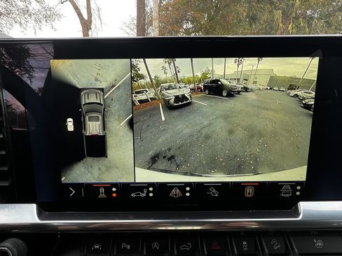 Used 2024 Chevrolet Silverado 1500 LTZ w/ Technology Package image 27