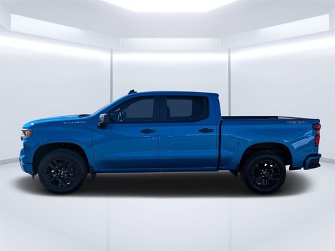 Used 2025 Chevrolet Silverado 1500 Custom image 6