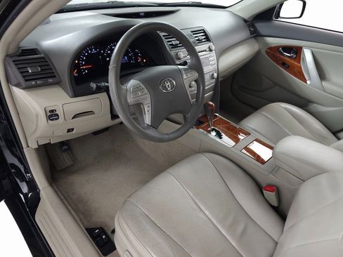 Used 2011 Toyota Camry XLE image 15