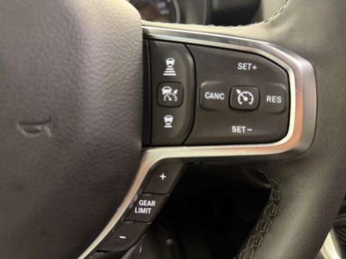 Used 2025 RAM 1500 Big Horn AWD/4WD image 33