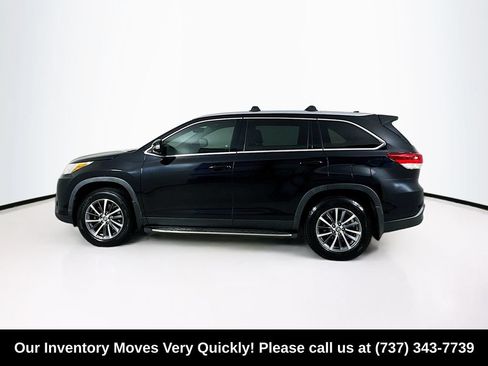 Used 2019 Toyota Highlander XLE FWD image 4