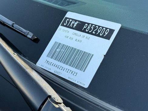 Used 2025 Toyota Corolla Cross XLE FWD image 34