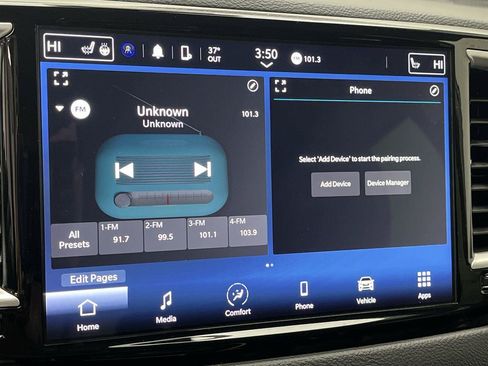 Used 2024 Chrysler Pacifica Touring-L FWD image 18
