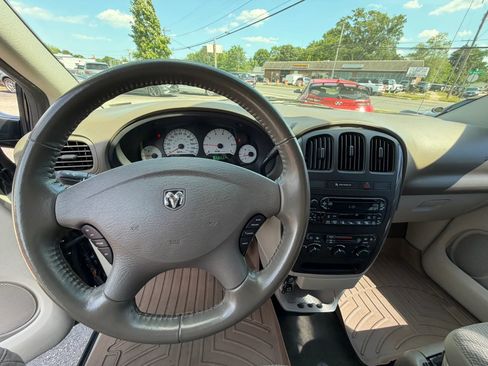 Used 2007 Dodge Grand Caravan SXT FWD image 26