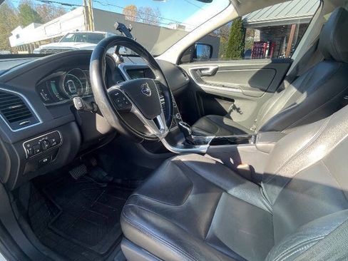 Used 2015 Volvo XC60 T6 image 12