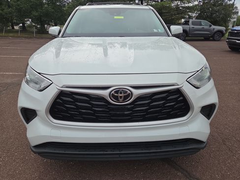 Used 2023 Toyota Highlander L FWD image 8
