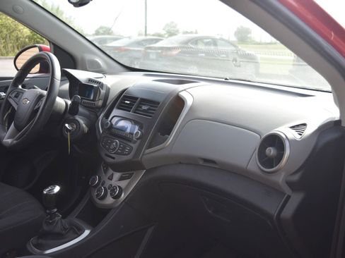 Used 2015 Chevrolet Sonic LT FWD image 9