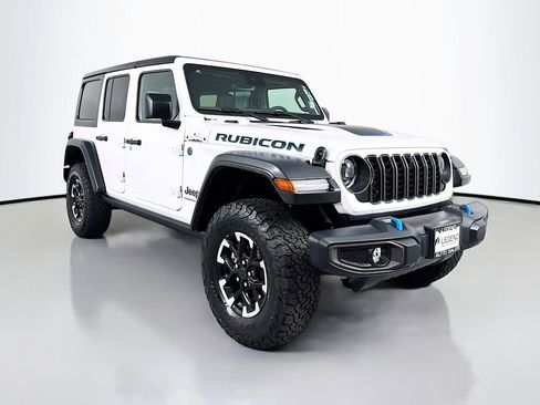 Used 2024 Jeep Wrangler Unlimited Rubicon 4xe w/ Technology Group AWD/4WD image 3