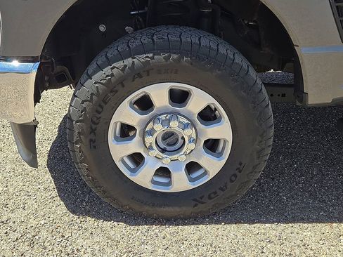 Used 2024 Ford F250 XLT AWD/4WD image 11