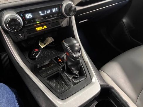 Used 2019 Toyota RAV4 XLE Premium w/ Carpet Mat Package image 27