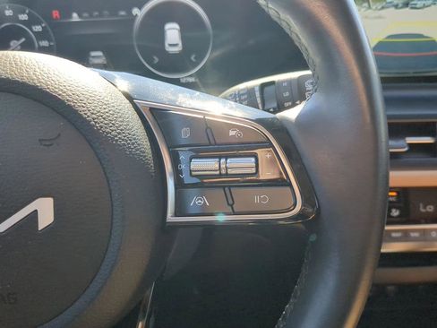 Certified 2025 Kia Seltos EX w/ EX Sunroof Package image 22