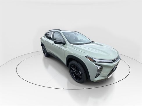 New 2026 Chevrolet Trax ACTIV image 2