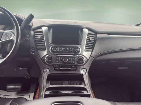 Used 2018 Chevrolet Tahoe Premier AWD/4WD image 10