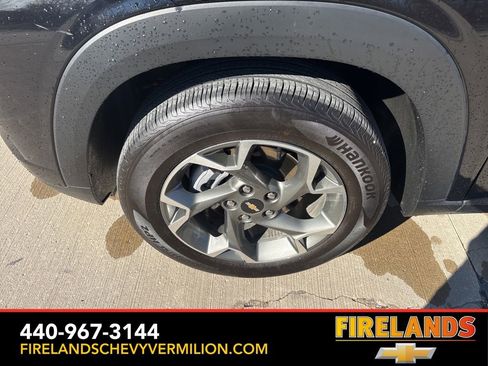 Used 2025 Chevrolet Trax LT w/ LT Convenience Package image 48