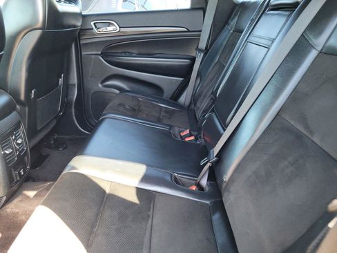 Used 2019 Jeep Grand Cherokee Altitude image 17