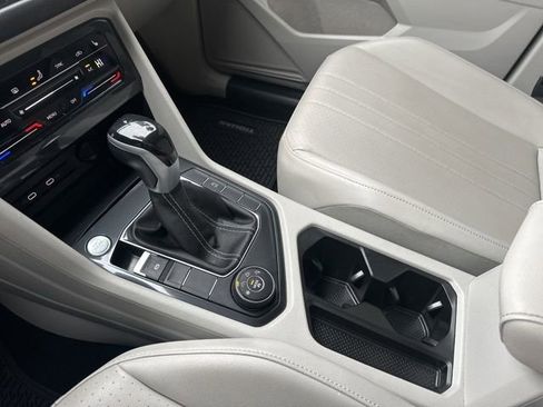 Used 2022 Volkswagen Tiguan SE image 22