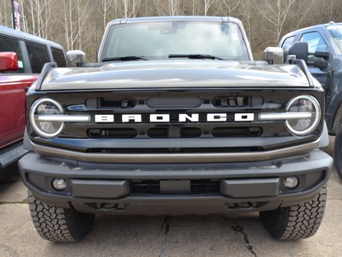 New 2026 Ford Bronco Outer Banks w/ Sasquatch Package AWD/4WD image 2