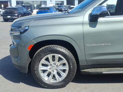 Used 2023 Chevrolet Suburban Premier AWD/4WD image 6