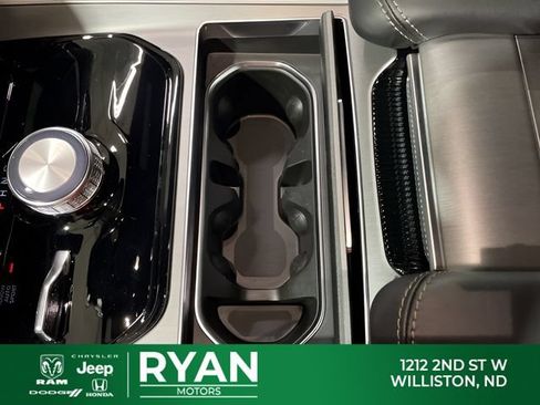New 2026 Jeep Grand Wagoneer L Limited AWD/4WD image 39