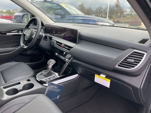 New 2026 Kia Seltos SX w/ SX Sunroof Package image 32