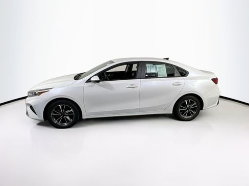 Used 2022 Kia Forte LXS w/ LXS Technology Package image 8
