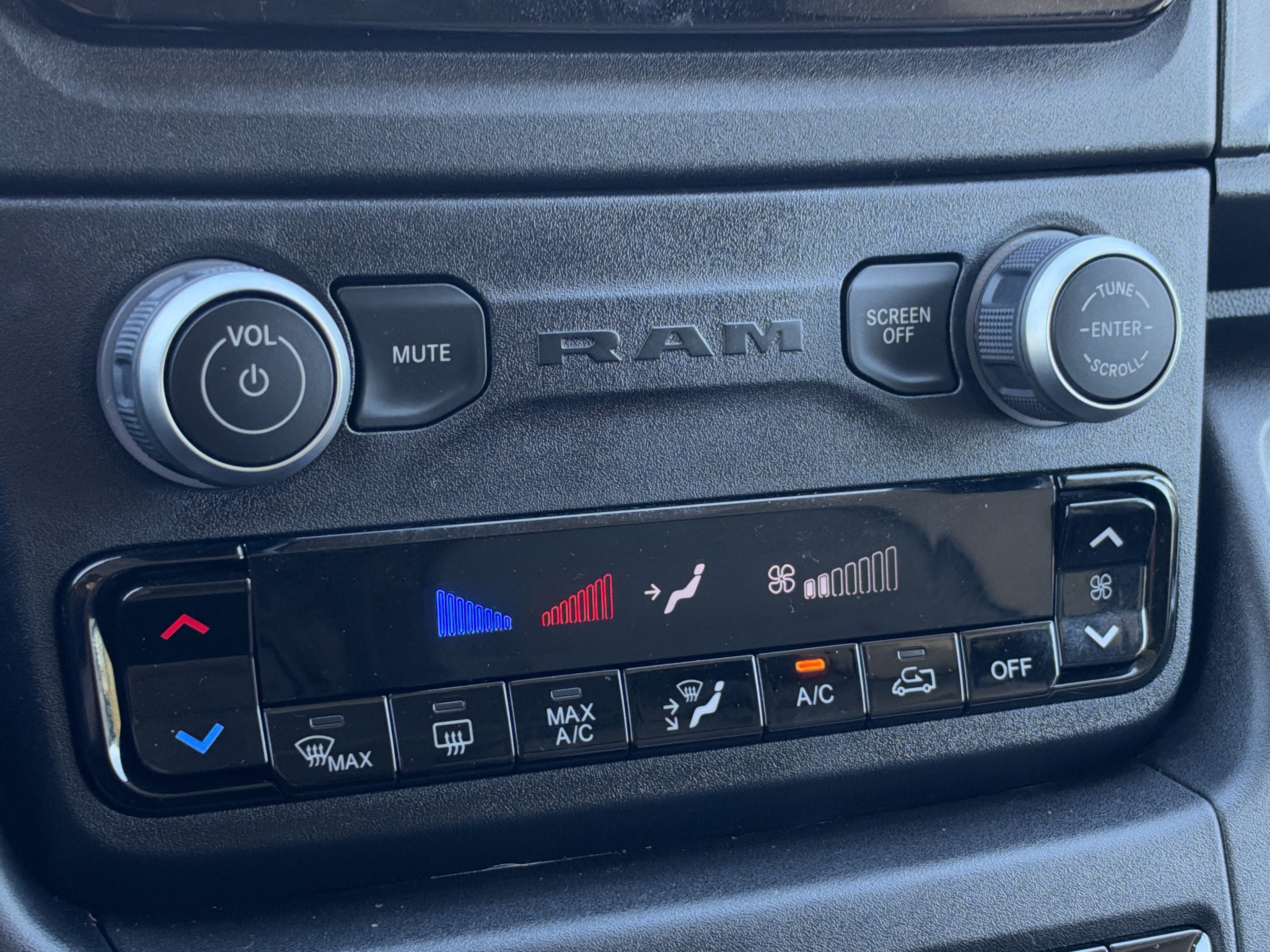 Used 2024 RAM ProMaster 1500 w/ Convenience Group FWD image 33