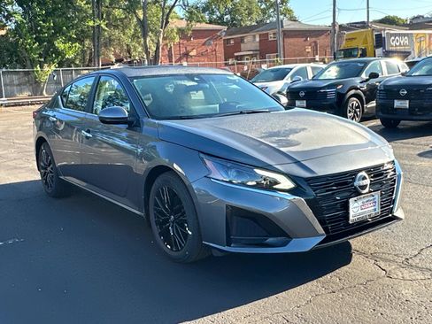 New 2025 Nissan Altima 2.5 SV w/ SV Special Edition Package image 3
