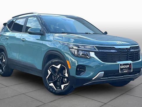 Used 2024 Kia Seltos EX AWD/4WD image 3