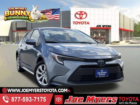 Used 2024 Toyota Corolla LE FWD image 1