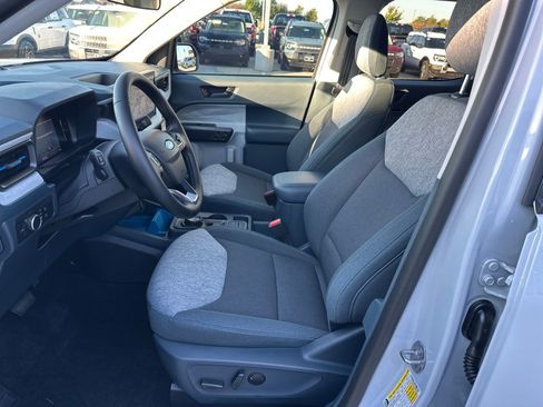 New 2025 Ford Maverick XLT w/ XLT Luxury Package image 9