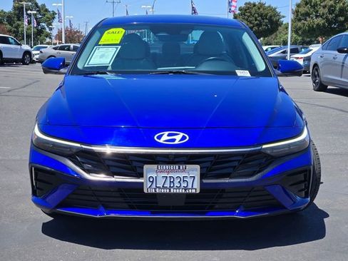 Used 2024 Hyundai Elantra Limited FWD image 2