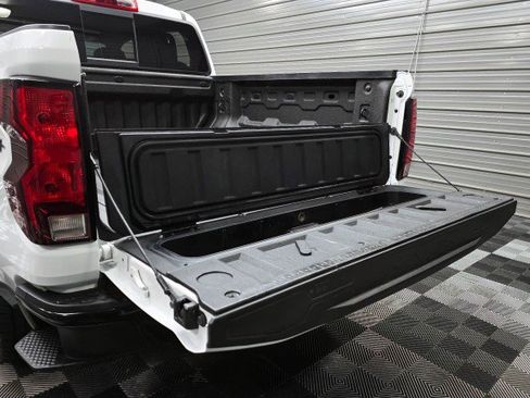 Used 2024 Chevrolet Colorado W/T w/ WT Convenience Package II AWD/4WD image 11