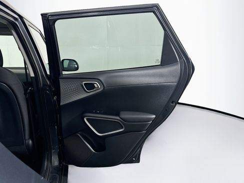 Used 2025 Kia Soul LX w/ LX Technology Package image 28