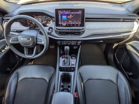 Used 2023 Jeep Compass Latitude w/ Convenience Group AWD/4WD image 14